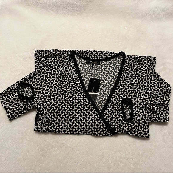 BCBGMaxazria - Picture 3 of 13